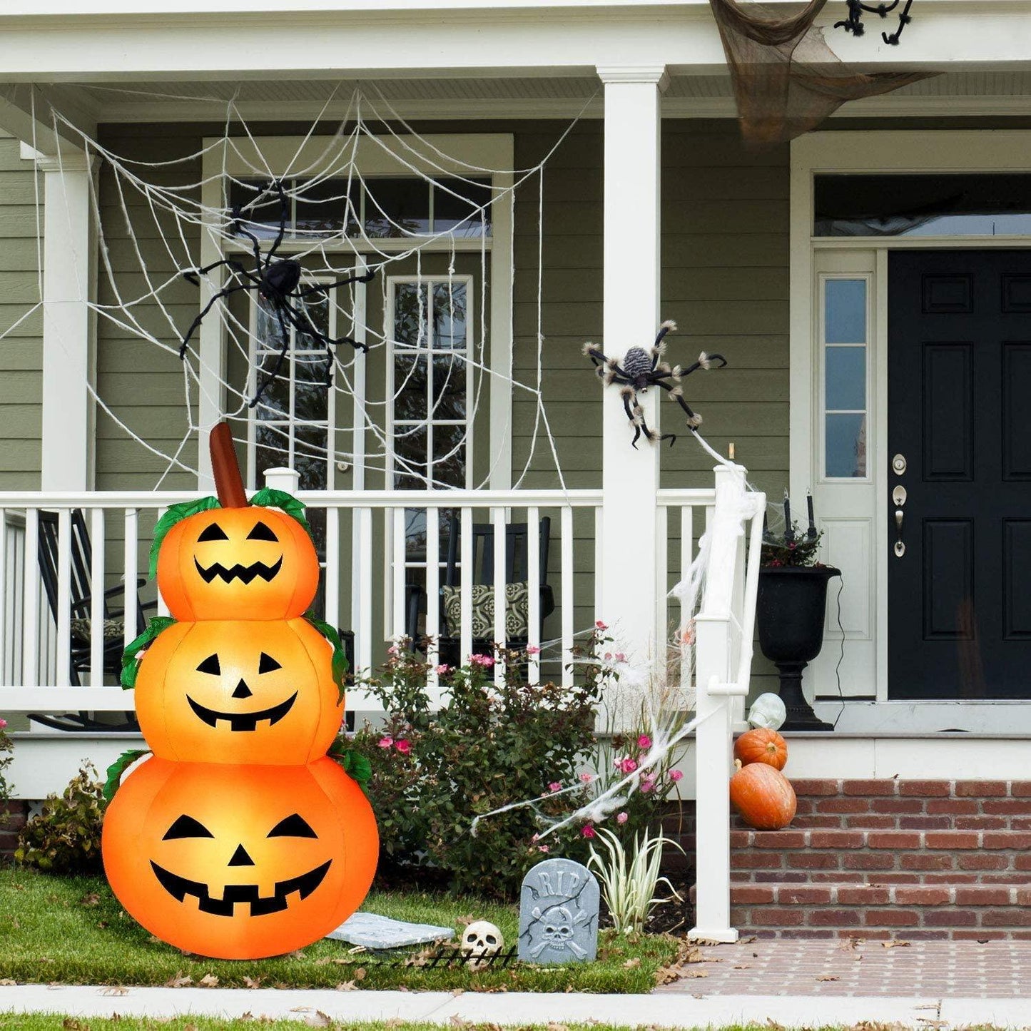 Halloween Inflatable Pumpkin, Stacked Pumpkins with Build-in LED Blow Up for Lighting Up Halloween Party Indoor Yard Garden Lawn Decoration